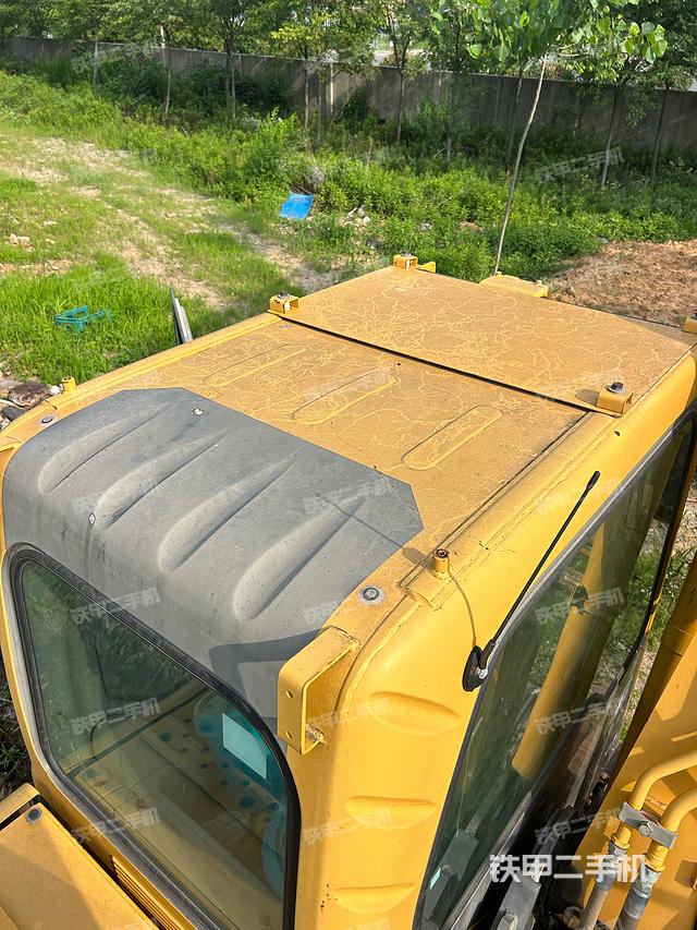 驾驶室顶部（整机外观）