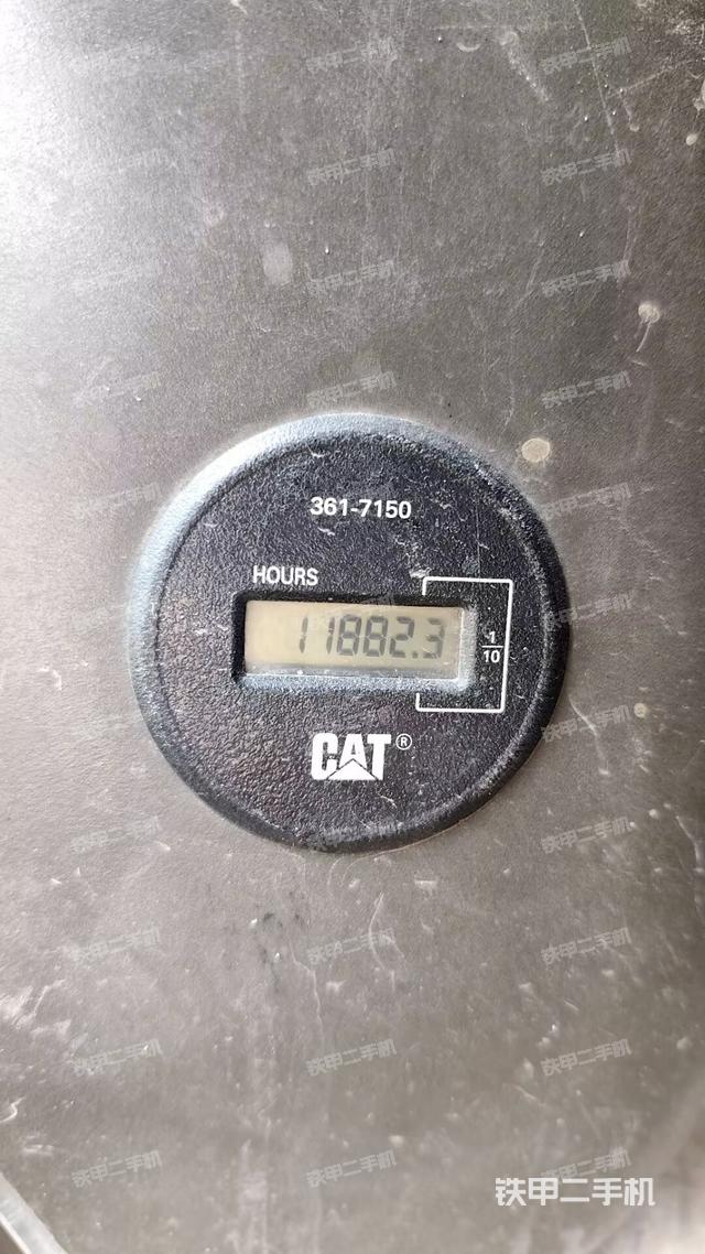 后窗玻璃角標（駕駛室部分）