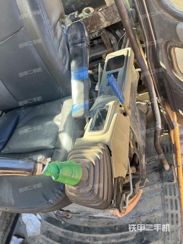 右側(cè)玻璃角標(biāo)（駕駛室部分）