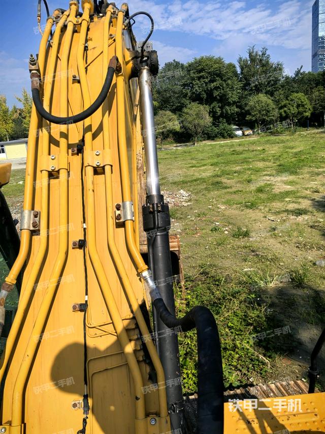 大臂背部俯视（工作和回转装置）