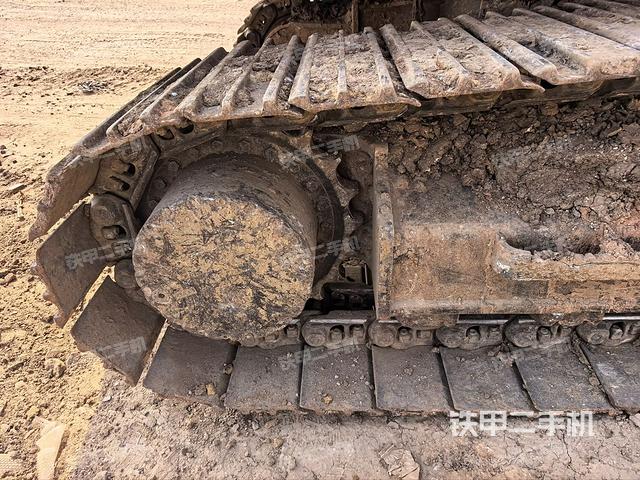 右驅(qū)動(dòng)輪（行走機(jī)構(gòu)）