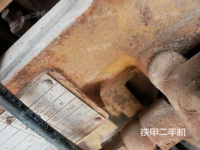 發(fā)動機艙液壓泵全景（壓路機發(fā)動機艙）