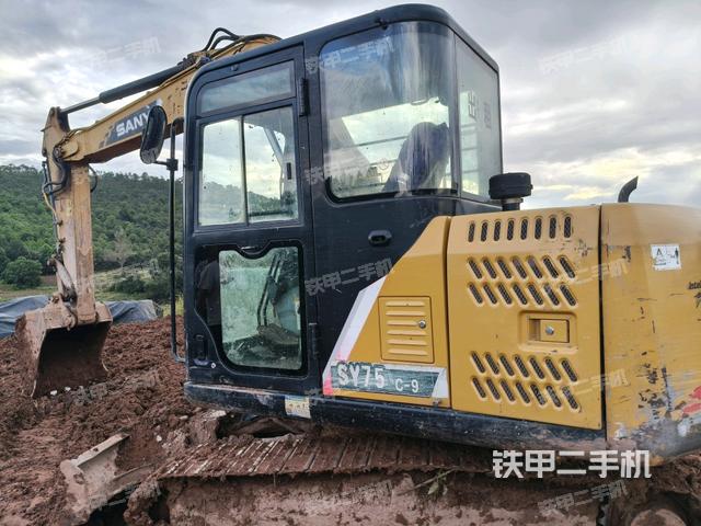 驾驶室顶部（整机外观）