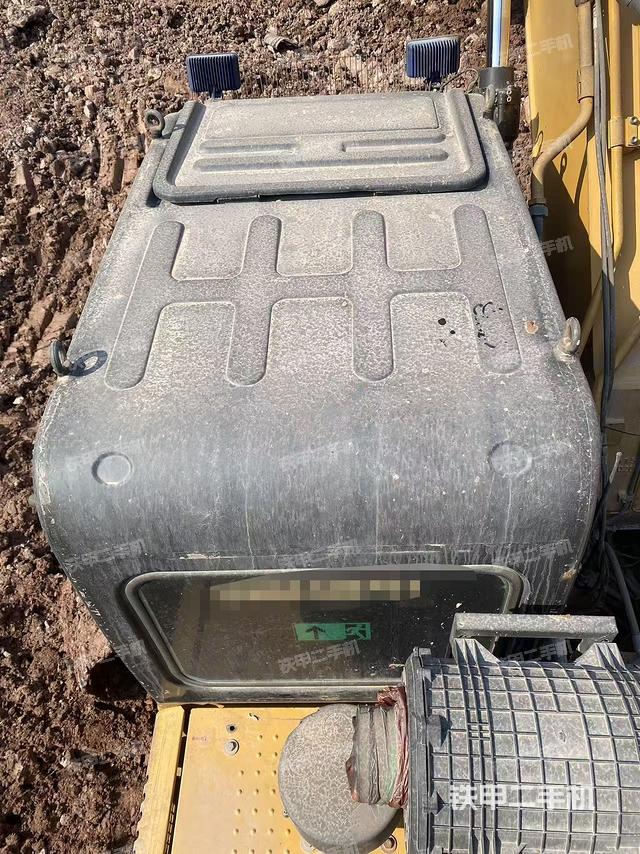 駕駛室頂部（整機外觀）