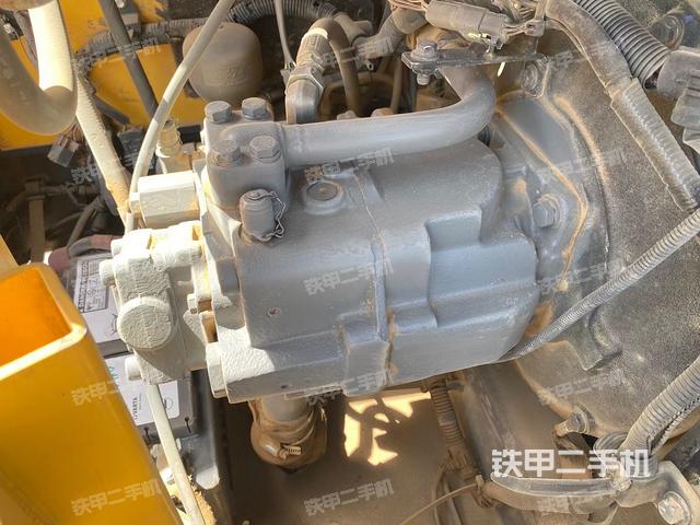 液壓泵艙室正面整體（整機(jī)外觀）