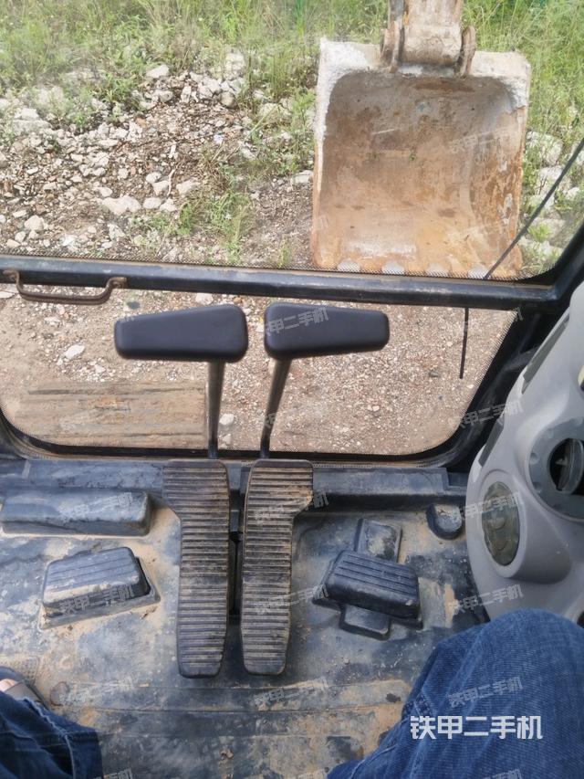 座椅左側(cè)控制臺/音響/含左手柄（駕駛室部分）