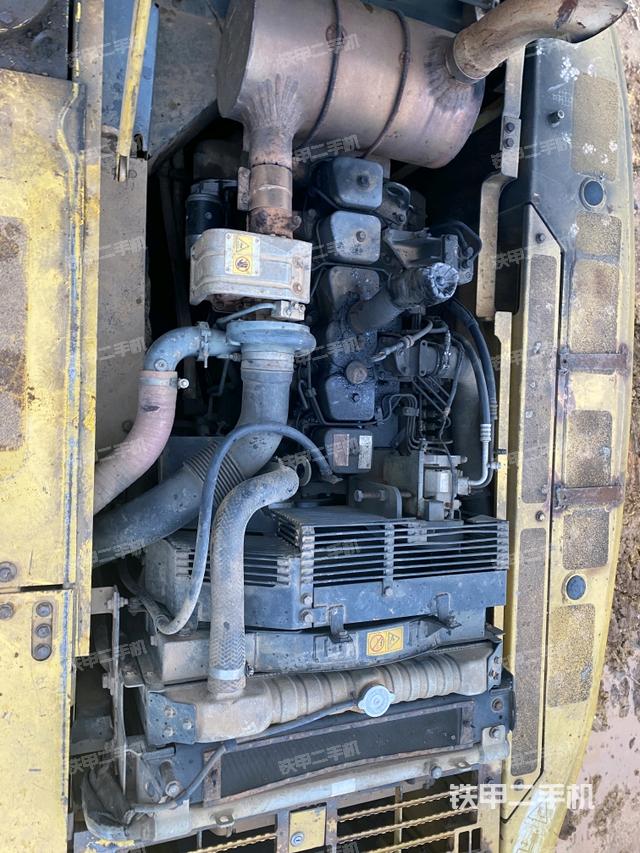 中央回轉(zhuǎn)接頭特寫（上車部件）