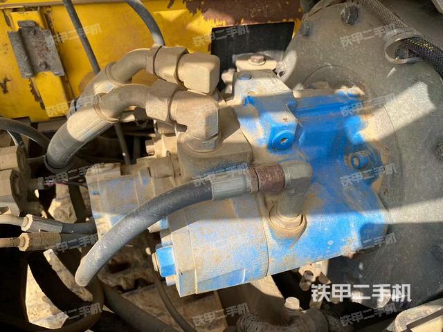 液壓泵艙室正面整體（整機(jī)外觀）