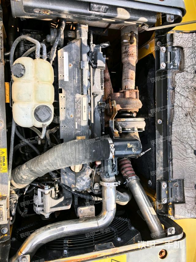 发动机室（上车部件）