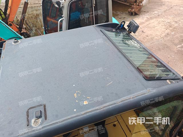 驾驶室顶部（整机外观）