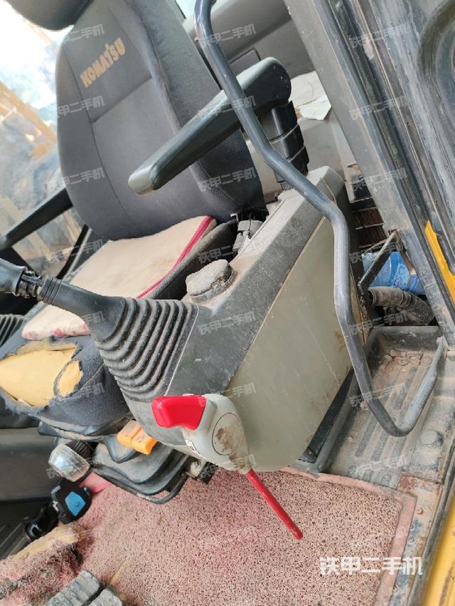 座椅左側(cè)控制臺/音響/含左手柄（駕駛室部分）