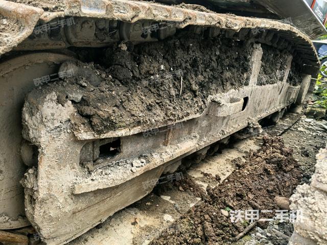 左侧履带整体 （行走机构）