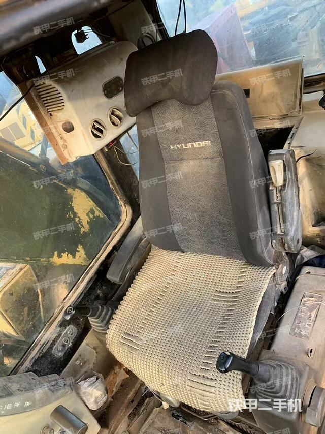 驾驶室整体（整机外观）