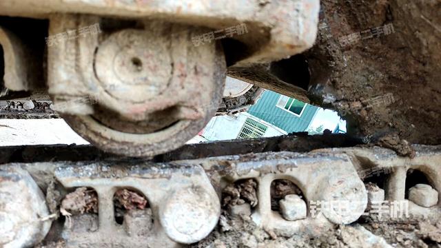 左側行走馬達蓋板（行走機構）