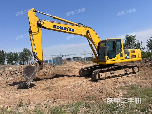 小松PC220-8M0挖掘機(jī)