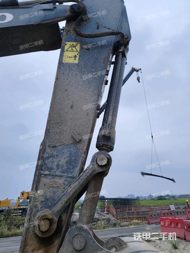 小臂整體左后（工作和回轉(zhuǎn)裝置）