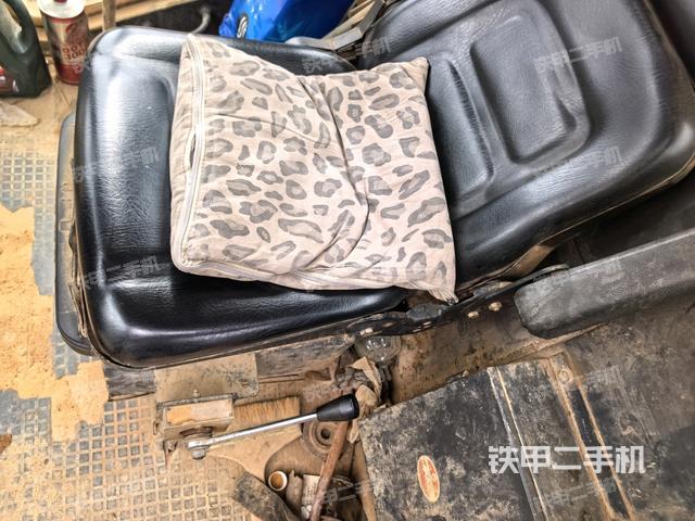 儀表盤全景（壓路機駕駛室）