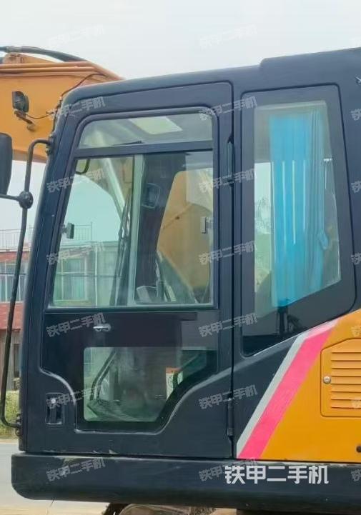 驾驶室整体（整机外观）