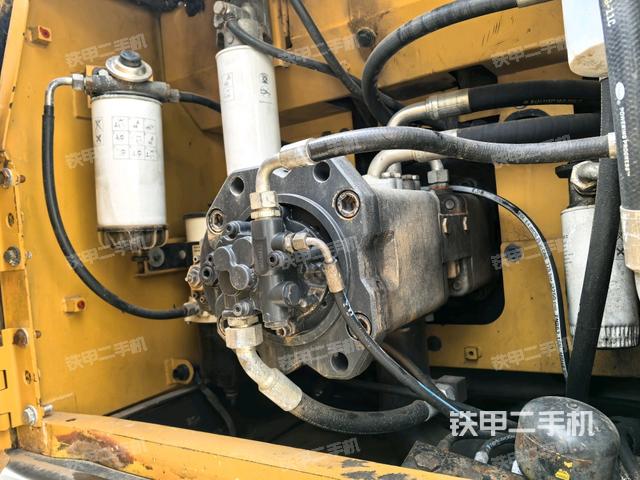 液压泵斜45 左（大件舱室）