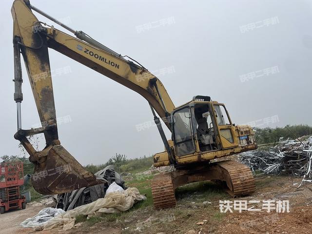 中聯(lián)重科ZE205E挖掘機