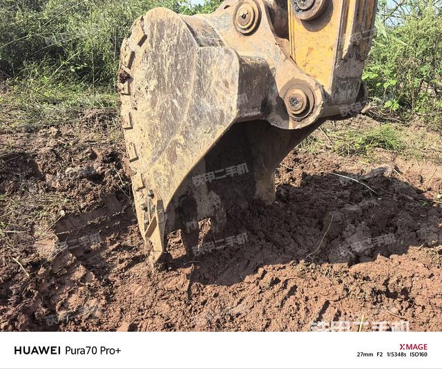 鏟斗右后整體（工作和回轉(zhuǎn)裝置）