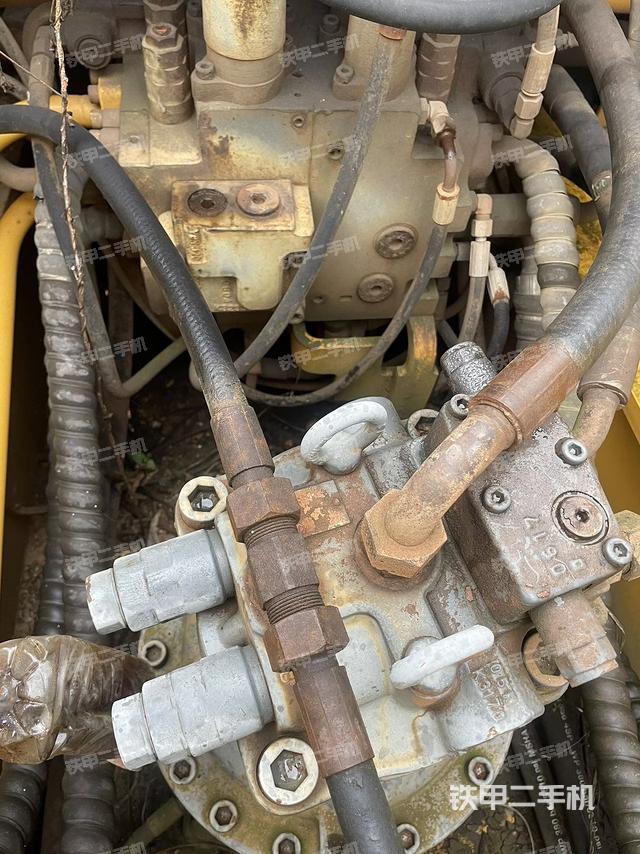 回轉(zhuǎn)馬達和主控閥（整機外觀）