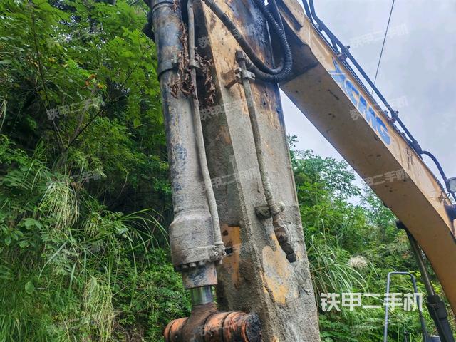 小臂整體左后(工作和回轉(zhuǎn)裝置) 小臂整體左后(工作和回轉(zhuǎn)裝置)