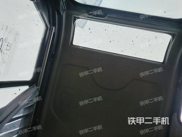 驾驶室顶部（整机外观）