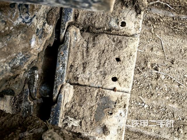 左驅(qū)動(dòng)輪（行走機(jī)構(gòu)）