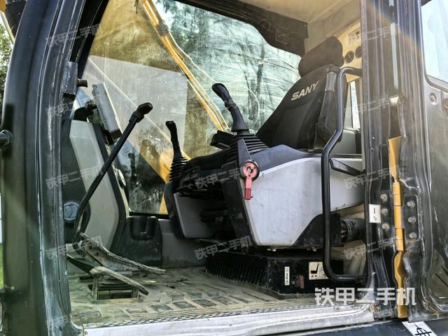 驾驶室正侧（驾驶室部分）