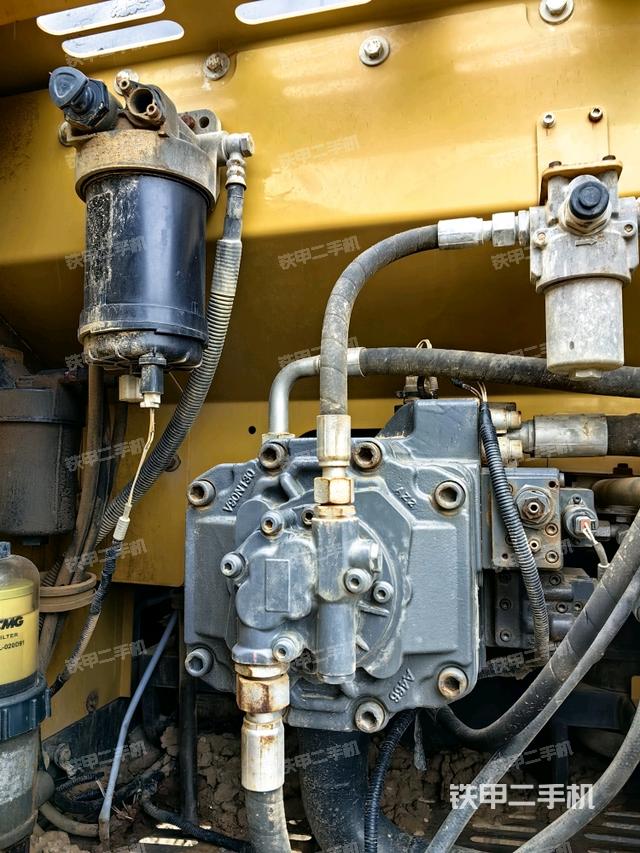 液壓泵斜45?左（大件艙室）