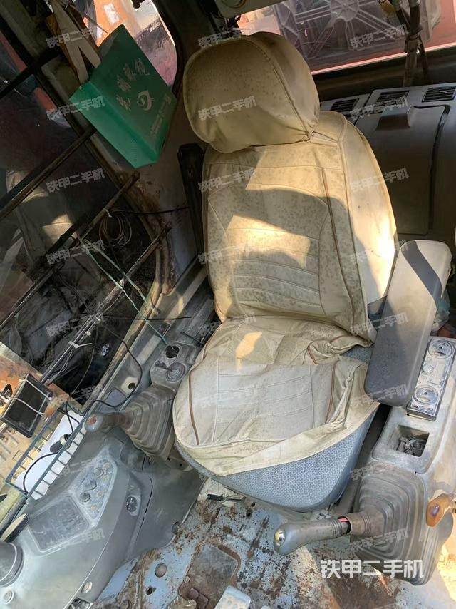 駕駛室整體（整機(jī)外觀）