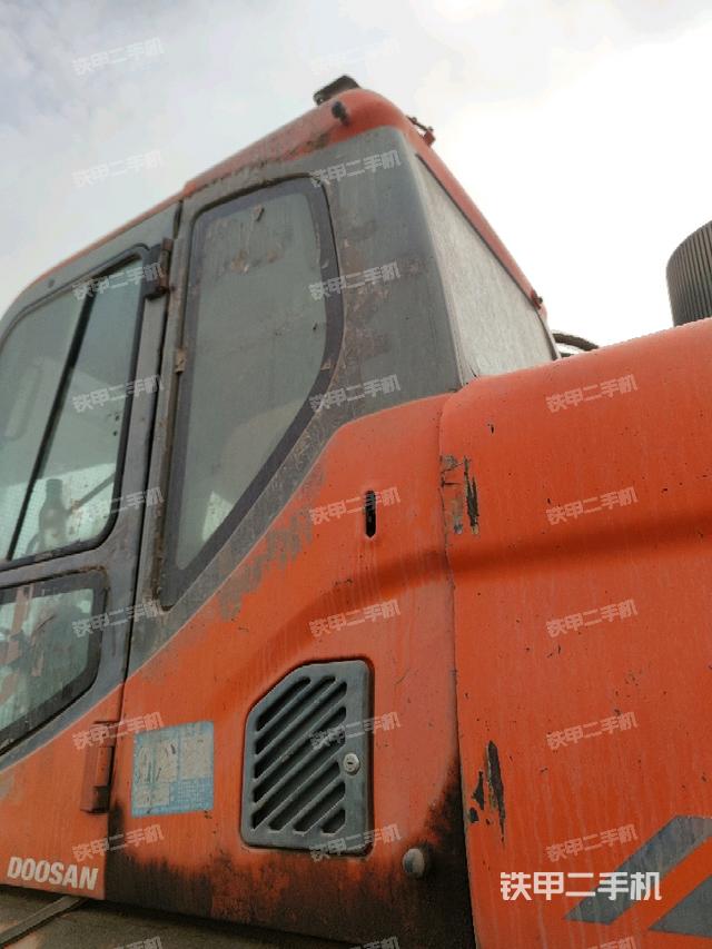 駕駛室左后45度（駕駛室部分）