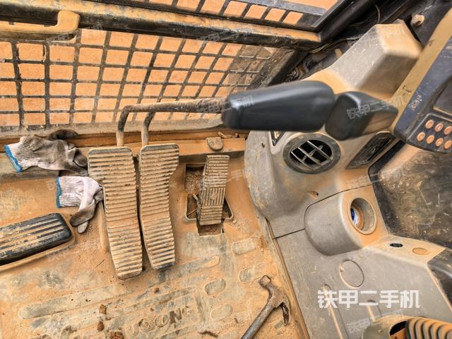 座椅右側(cè)控制臺/鑰匙門/油門/含右手柄（駕駛室部分）