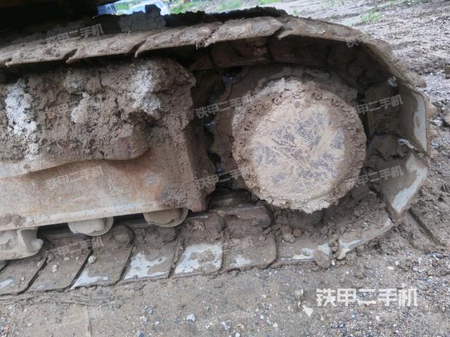 左驅(qū)動輪（行走機(jī)構(gòu)）