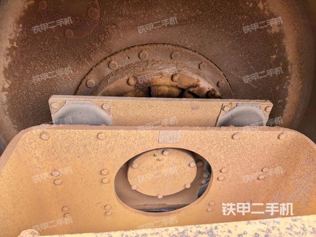 前車架正右側(cè)（壓路機前后車架）