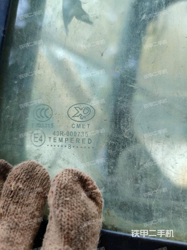 左后方玻璃角標(biāo)（駕駛室部分）