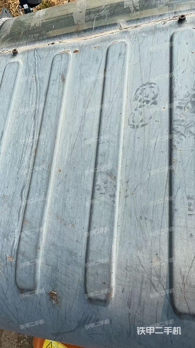 駕駛室頂部（整機(jī)外觀）