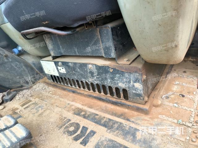 ?駕駛室正側(cè)（駕駛室部分）