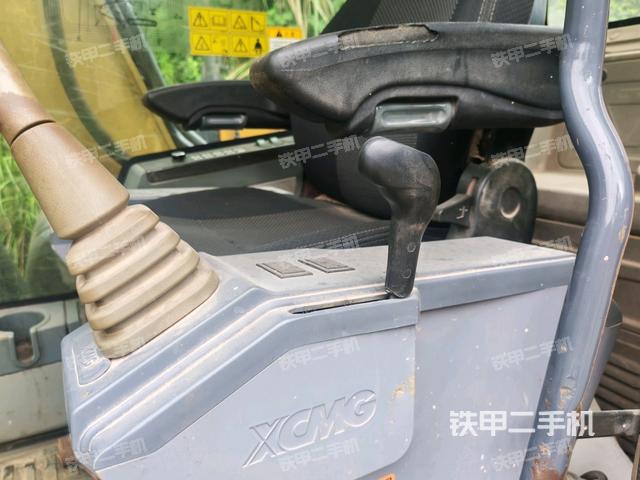 座椅左側(cè)控制臺/音響/含左手柄(駕駛室部分) 座椅左側(cè)控制臺/音響/含左手柄(駕駛室部分)