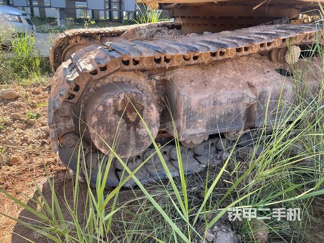 左側(cè)行走馬達(dá)蓋板（行走機構(gòu)）