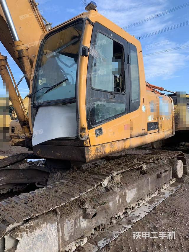 現(xiàn)代R225LC-7挖掘機(jī)