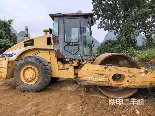 右后45°（壓路機整機外觀）