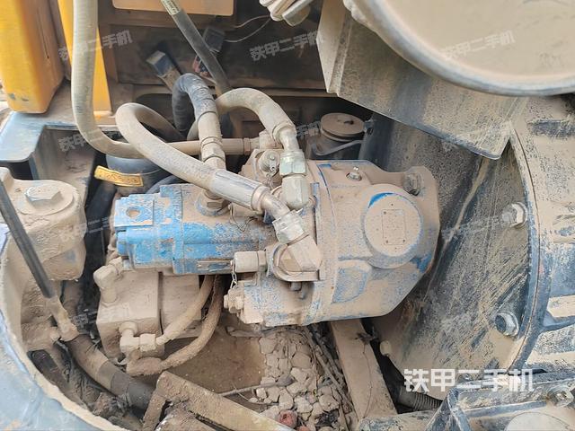 液壓泵艙室正面整體（整機(jī)外觀）