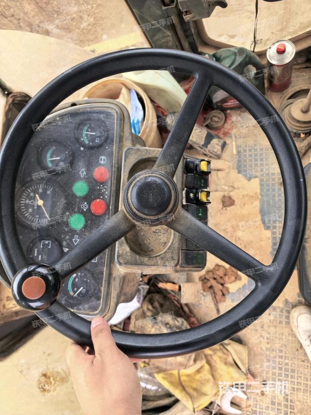 操作把手（壓路機駕駛室）