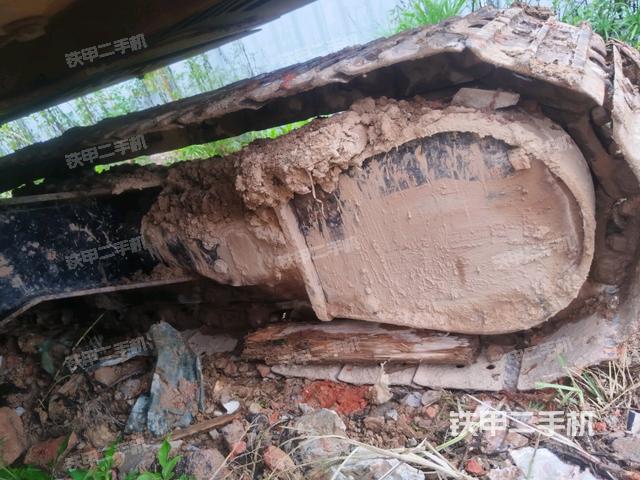 左驅(qū)動輪（行走機構(gòu)）