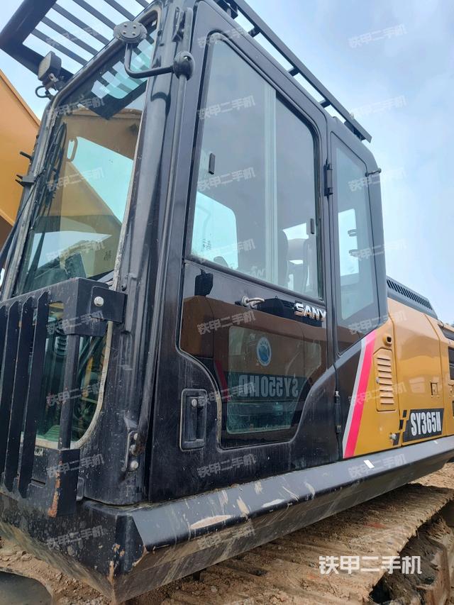 驾驶室整体（整机外观）