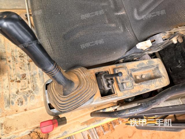 座椅左側(cè)控制臺/音響/含左手柄（駕駛室部分）