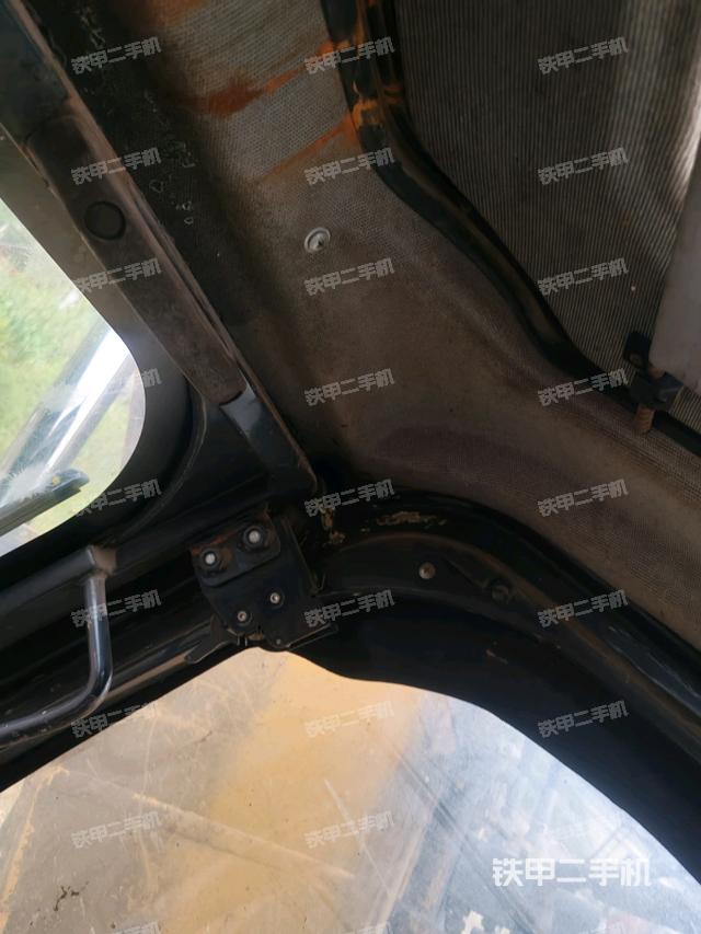 駕駛室左后45度（駕駛室部分）