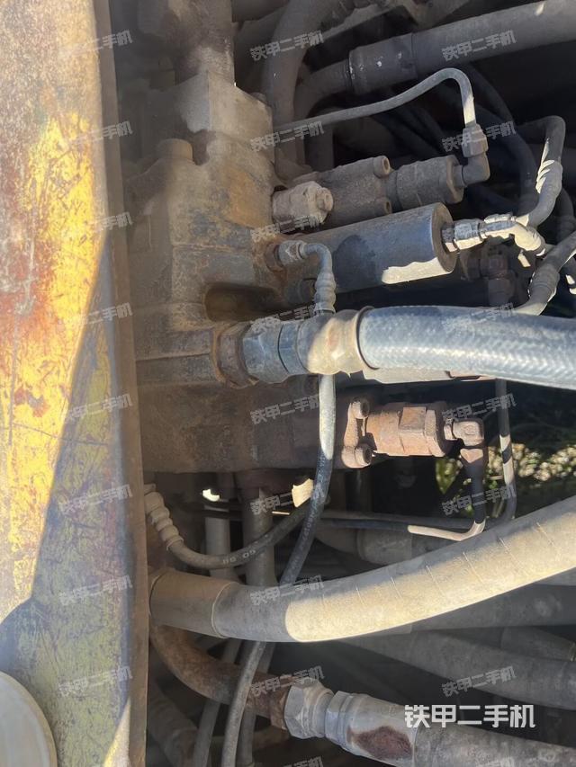 駕駛室頂部俯視（上車部件）